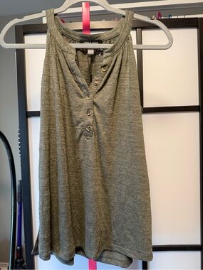 Cable & Gauge Sleeveless Henley Tank | NWT | Size Small